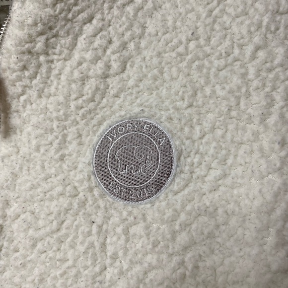 Ivory Ella quarter zip size medium - Picture 3 of 5